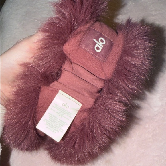 ALO Yoga Opulent Faux Fur Wintersun Headband NWOT - Picture 5 of 5